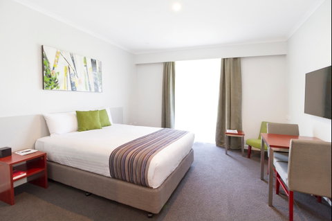 Abode Narrabundah - Accommodation Main Beach 1