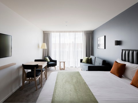 Abode Kingston - Accommodation Main Beach 4