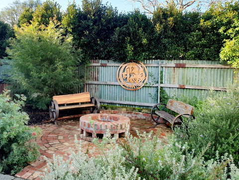 Alkira Garden Studios - Accommodation Main Beach 2