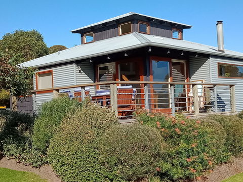 Butler's Bend Holiday Villa - Accommodation Main Beach 1