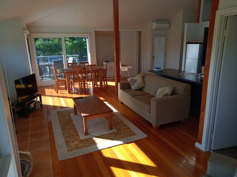 Butler's Bend Holiday Villa - Accommodation Main Beach 7