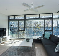Contemporary Residence in Woolloomooloo - Accommodation Main Beach