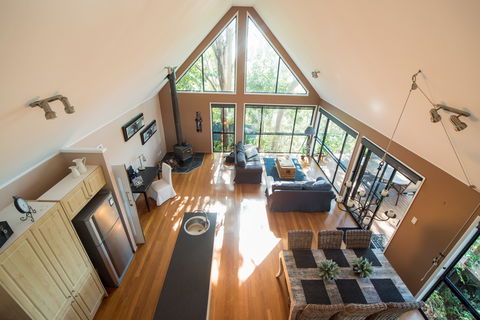 Curious Cottages - Accommodation Main Beach 0