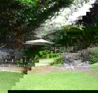 Edge of the Forest Motel and Cottage - Accommodation Main Beach