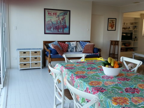 Headlands Beach House - Accommodation Main Beach 7