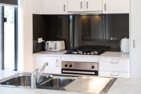 Horseshoe Tourist Park - Accommodation Main Beach 5