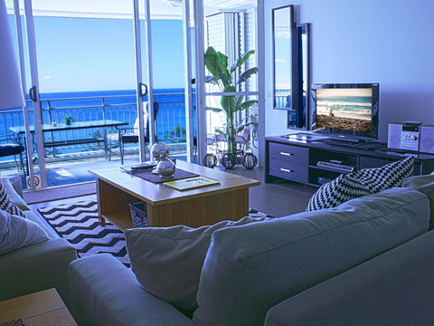Indigo Blue Beachfront Holiday Apartments - Accommodation Main Beach 3