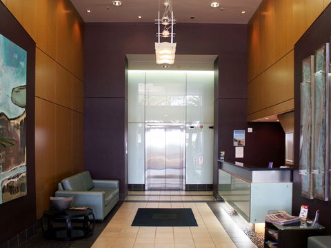 Indigo Blue Beachfront Holiday Apartments - Accommodation Main Beach 8