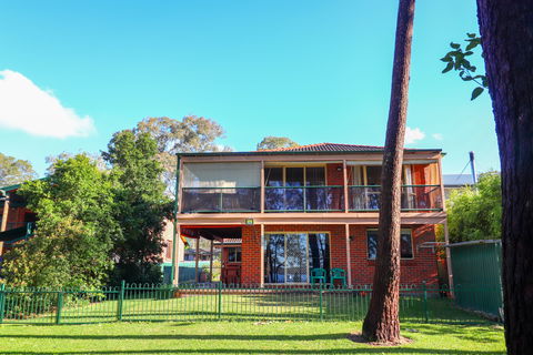 Kingfisher Lakehouse - Accommodation Main Beach 0