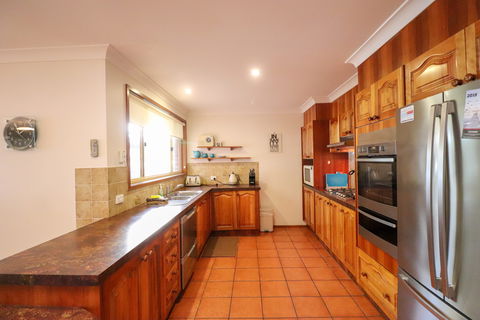 Kingfisher Lakehouse - Accommodation Main Beach 3