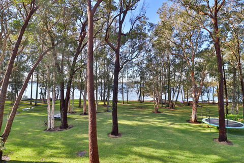 Kingfisher Lakehouse - Accommodation Main Beach 8