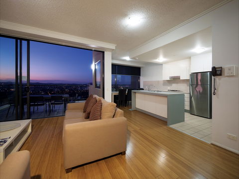 Oaks Brisbane On Margaret Suites - Accommodation Main Beach 2
