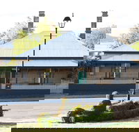 Raffah House - Accommodation Main Beach