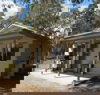 Robinsons Cabin - Accommodation Main Beach