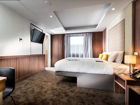 The Hougoumont Hotel - Accommodation Main Beach 2