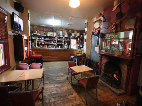 Victoria Hotel: Moonan Flat - Accommodation Main Beach 0