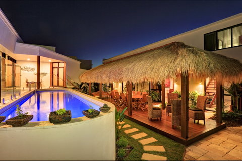 ZEN Beach Retreat - Accommodation Main Beach 1