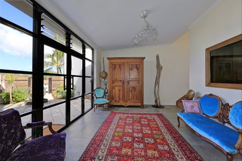 ZEN Beach Retreat - Accommodation Main Beach 8