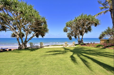 ZEN Beach Retreat - Accommodation Main Beach 9