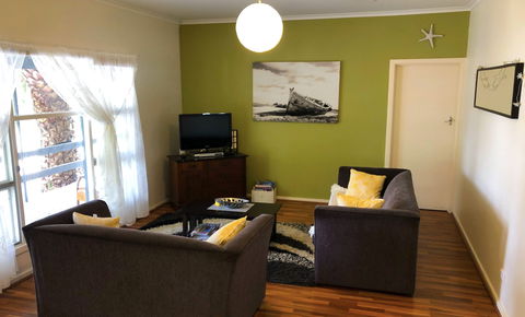 6 Barton Crescent, Normanville - Accommodation Main Beach 2