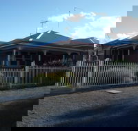 Alby's - Accommodation Main Beach