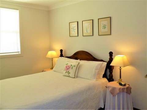 Anglea House Bed And Breakfast - Accommodation Main Beach 1