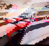 Apple and Grape Motel