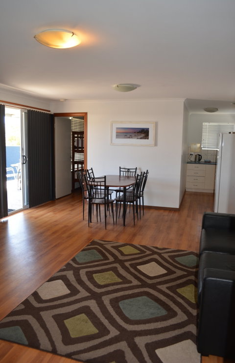 Busselton Holiday Village - Accommodation Main Beach 2