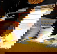 Compass Hut - Accommodation Main Beach