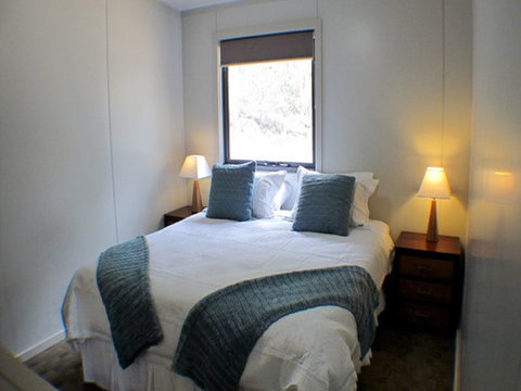 Lyrebird Cottage - Accommodation Main Beach 1