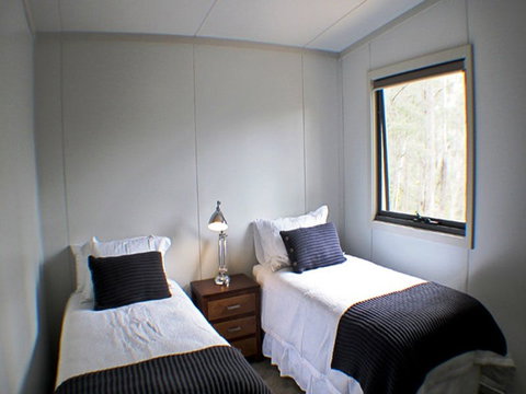 Lyrebird Cottage - Accommodation Main Beach 2