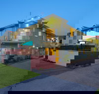 Martys at Little Beach