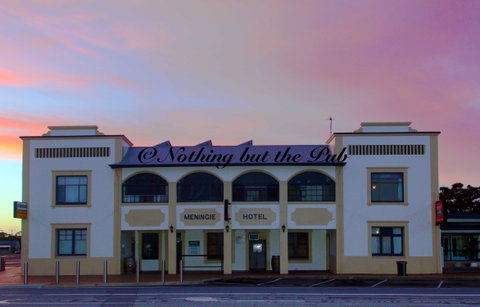 Meningie Hotel - Accommodation Main Beach 0