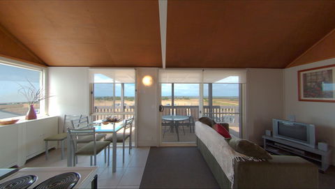 Angler's Arms And Fisherman's Cottage - Accommodation Main Beach 1