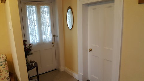 Arendon Cottage - Accommodation Main Beach 2