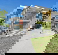 Belmont Executive Apartments - Accommodation Main Beach