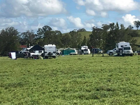 Camp On Allyn - Accommodation Main Beach 1