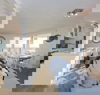 Cottesloe Blue Apartment - Accommodation Main Beach