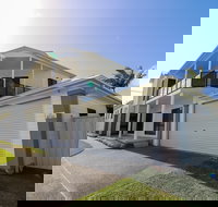 Flexi Five- Belmont - Accommodation Main Beach