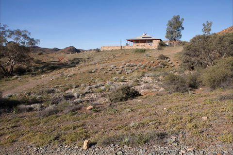 Grindell's Hut - Accommodation Main Beach 1