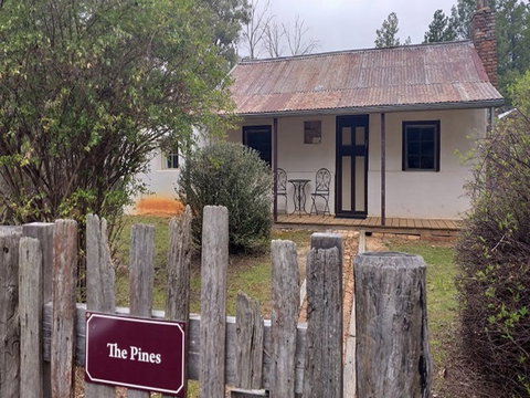 Hill End Pines Cottage - Accommodation Main Beach 0