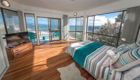 King Of North Bay - Accommodation Main Beach 1