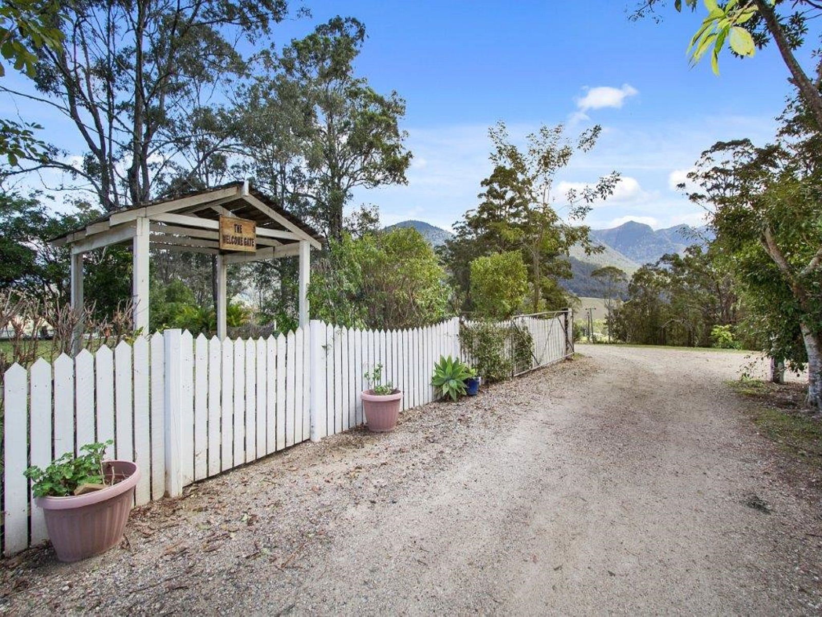 Pumpenbil NSW Accommodation Main Beach