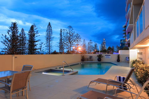 Pacific Beach Resort - Accommodation Main Beach 0