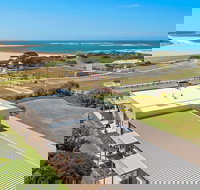 Peterborough House  Motel