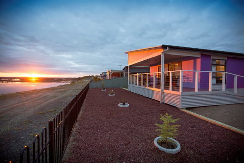 Rivers Edge Caravan Park - Accommodation Main Beach 0