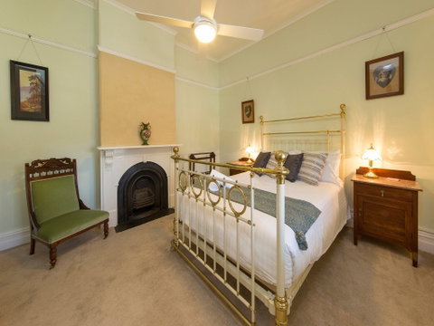 SINKINSON HOUSE - Mount Torrens - Accommodation Main Beach 2