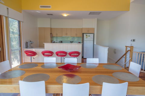 Villa 31 - Accommodation Main Beach 1