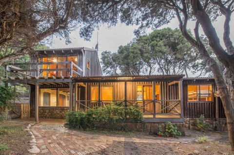 Yallingup Beach House - Accommodation Main Beach 0