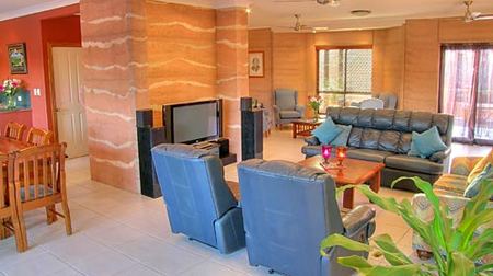 Gladstone Earth And Sea - Accommodation Main Beach 0